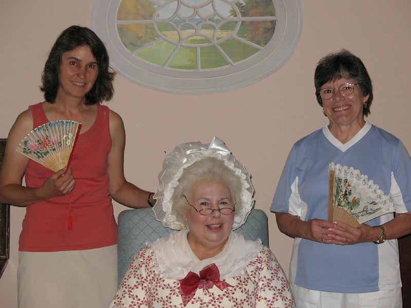 IMG_0646.jpg - Brenda & Mary with Martha Washington